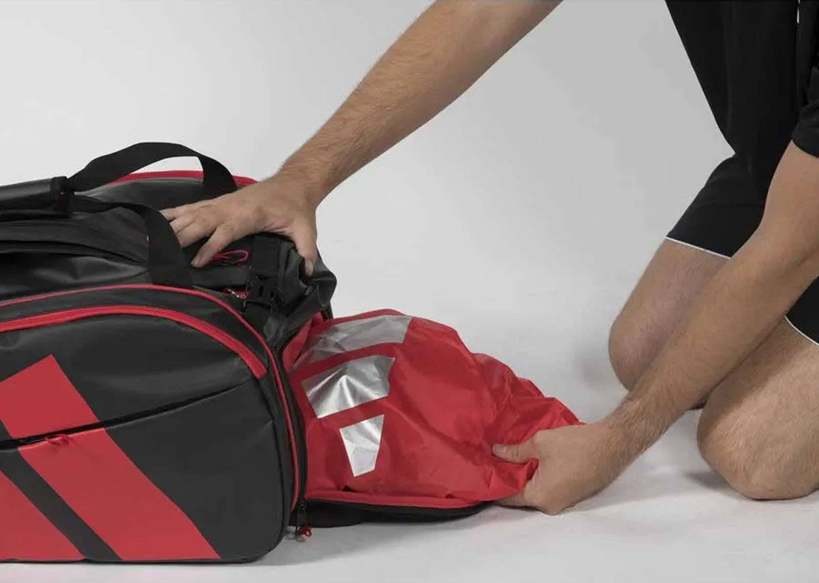 ADIDAS MULTIGAME PADEL BAG BLACK RED 2026 image 2