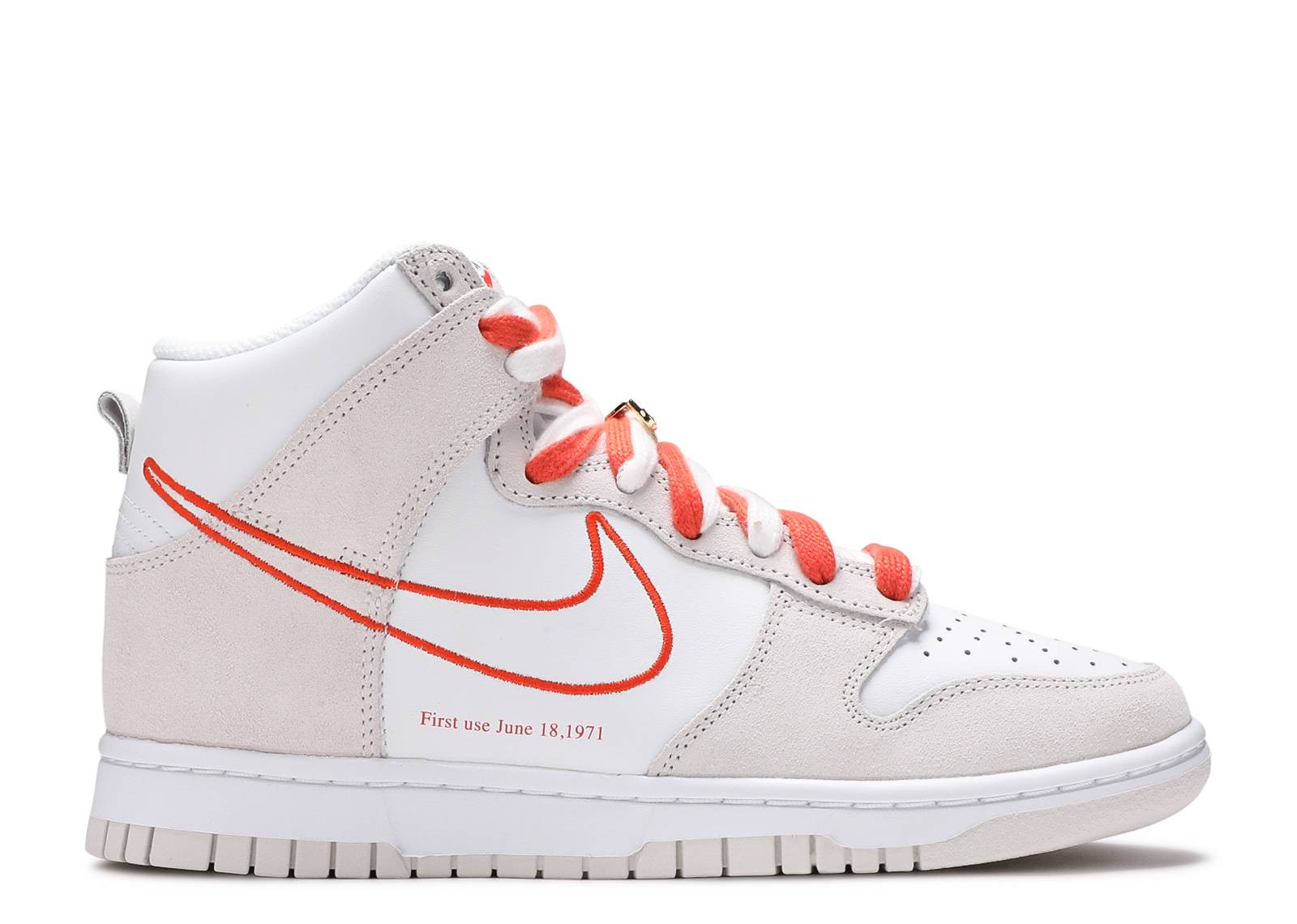 DUNK HIGH SE FIRST USE (W) image 1