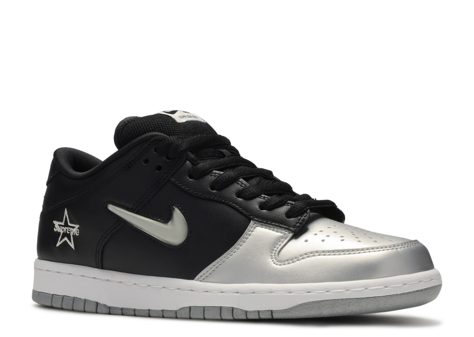 NIKE SB DUNK LOW OG QS SUPREME SILVER